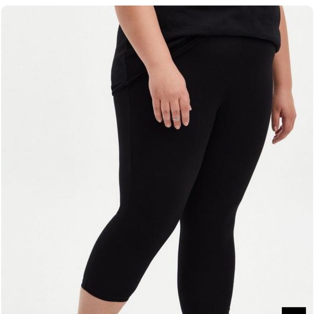 Torrid premium Capri leggings